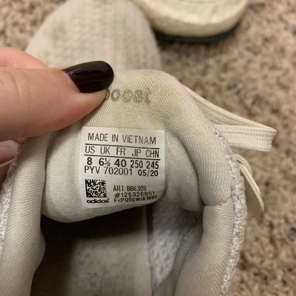 White Ultraboosts - Picture 4 of 5